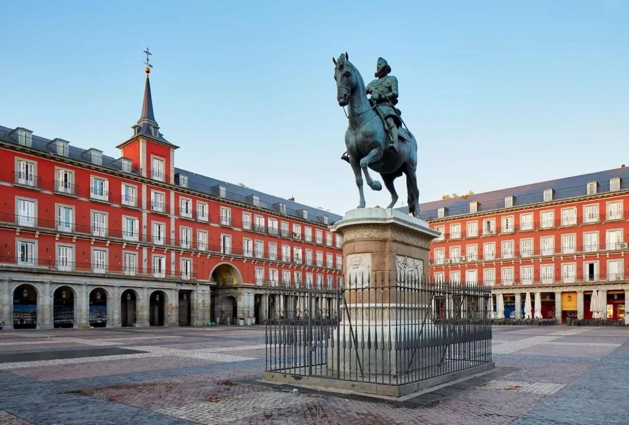 Apartamentos Day Madrid Plaza De Espana Centro Gran Via Sol Malasana المظهر الخارجي الصورة