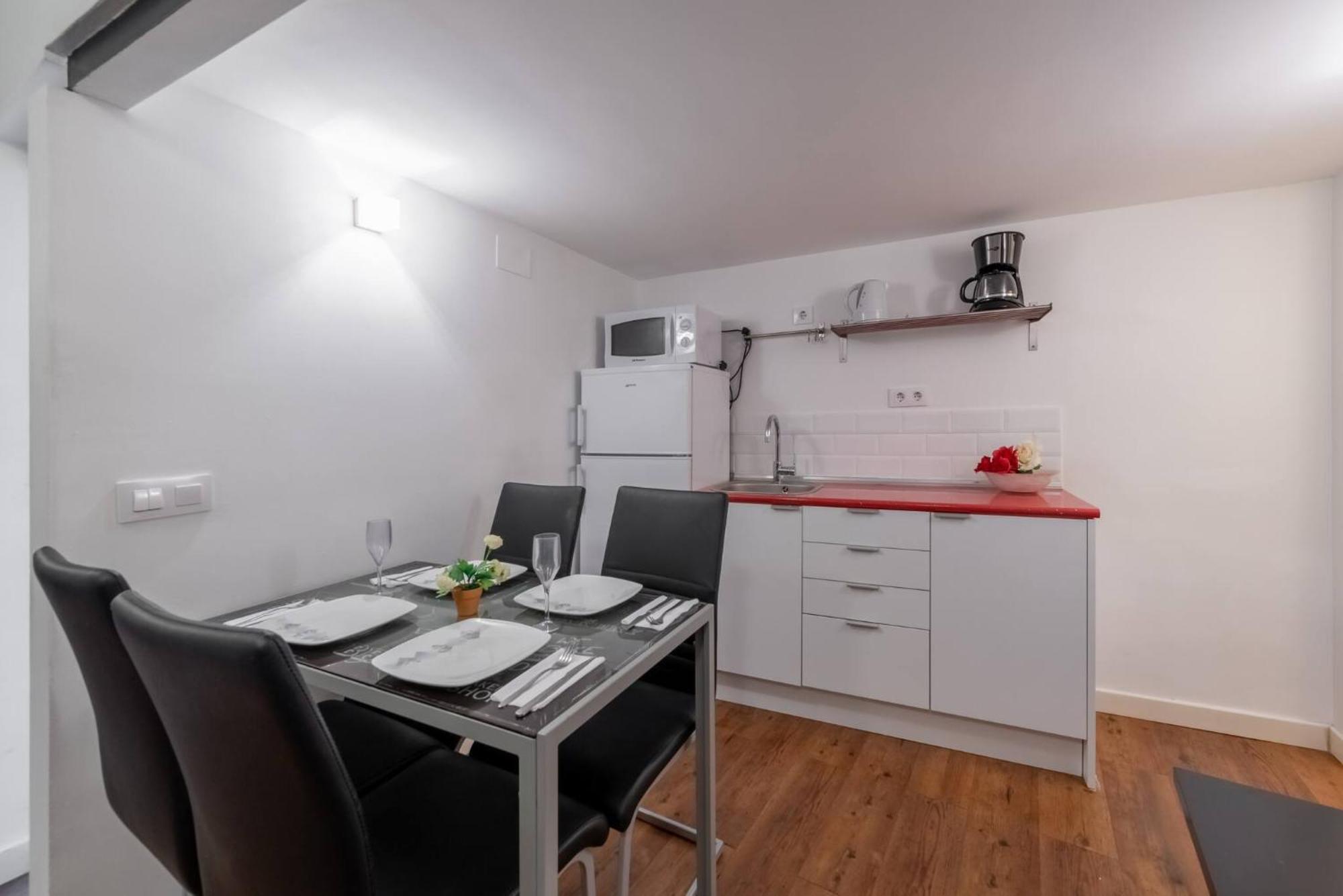 Apartamentos Day Madrid Plaza De Espana Centro Gran Via Sol Malasana المظهر الخارجي الصورة