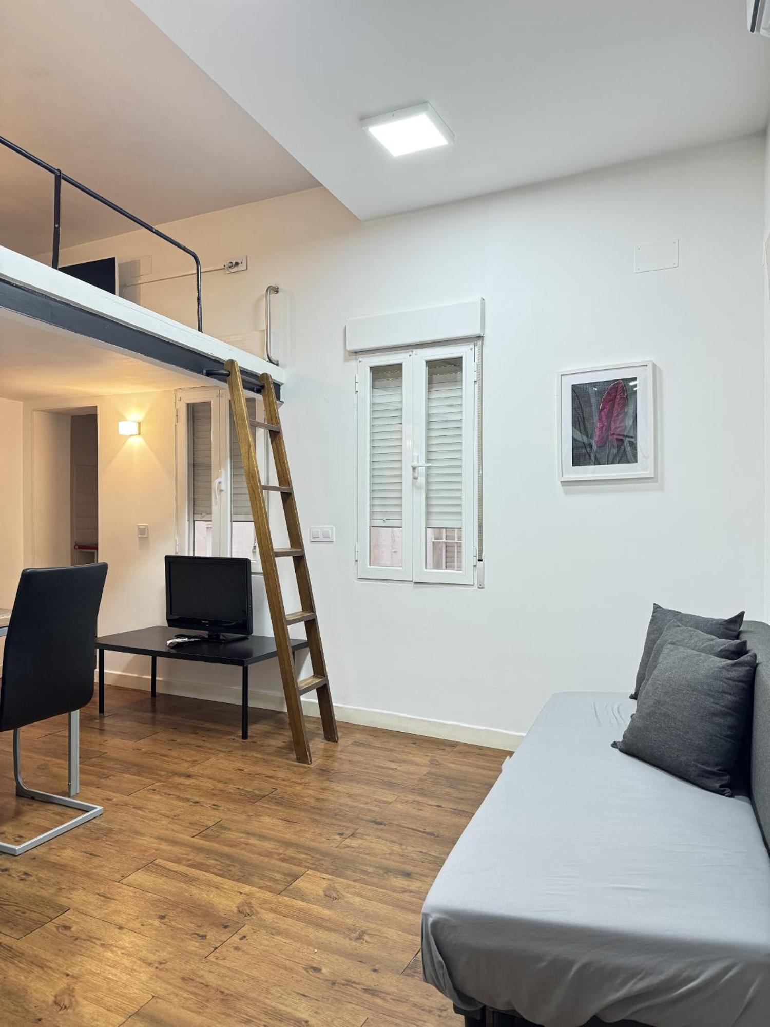 Apartamentos Day Madrid Plaza De Espana Centro Gran Via Sol Malasana المظهر الخارجي الصورة