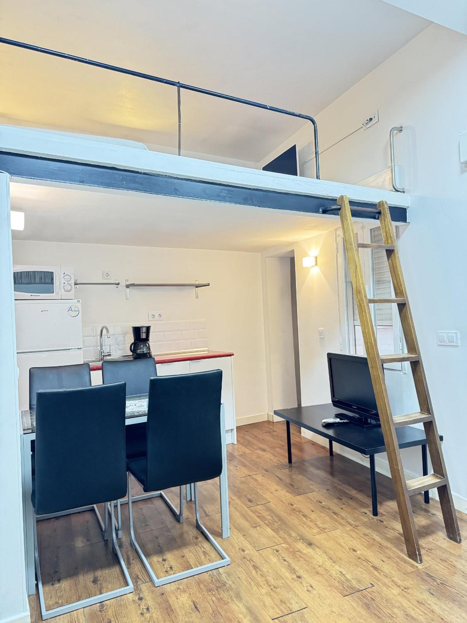 Apartamentos Day Madrid Plaza De Espana Centro Gran Via Sol Malasana المظهر الخارجي الصورة